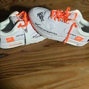 NIKE AIR MAX 1 JDI COLLECTION